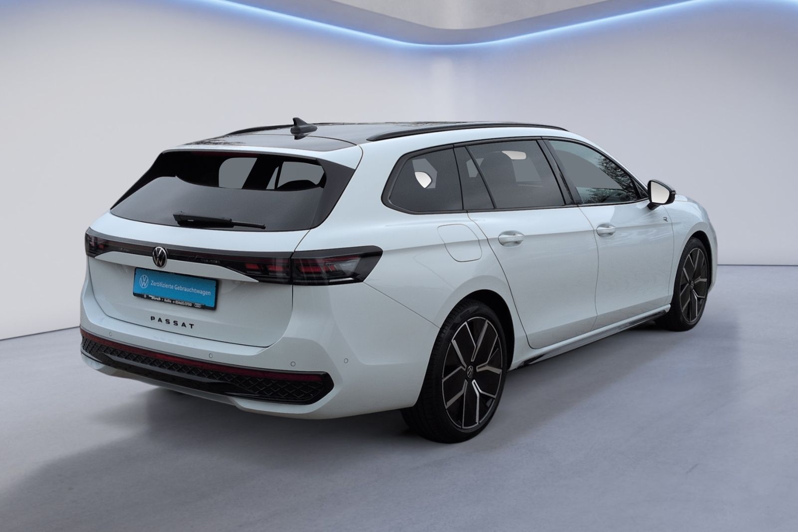 Passat R-Line 2.0 TDI 4MO DSG STHZ+PANO+AHK+