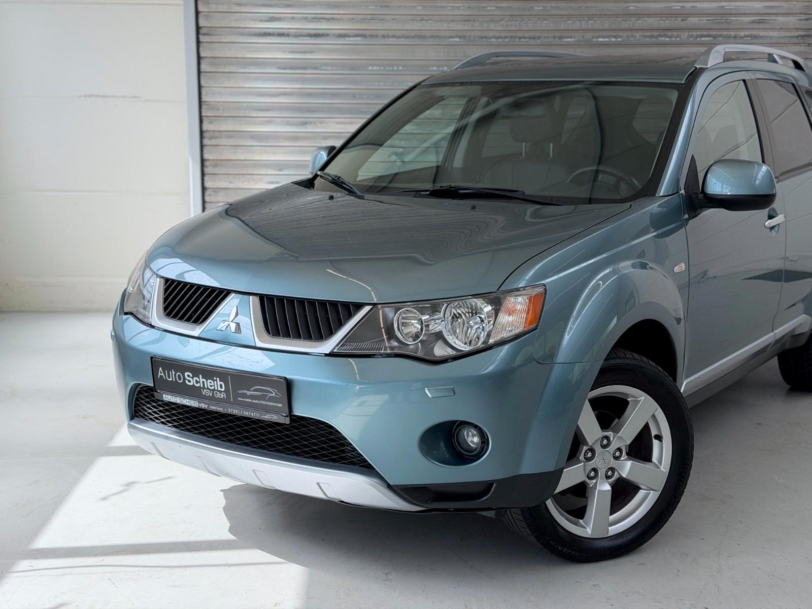 Mitsubishi Outlander 2.2 DI-D 156 ch • 4WD • 7 places • Cuir • Toit ouvrant • Caméra