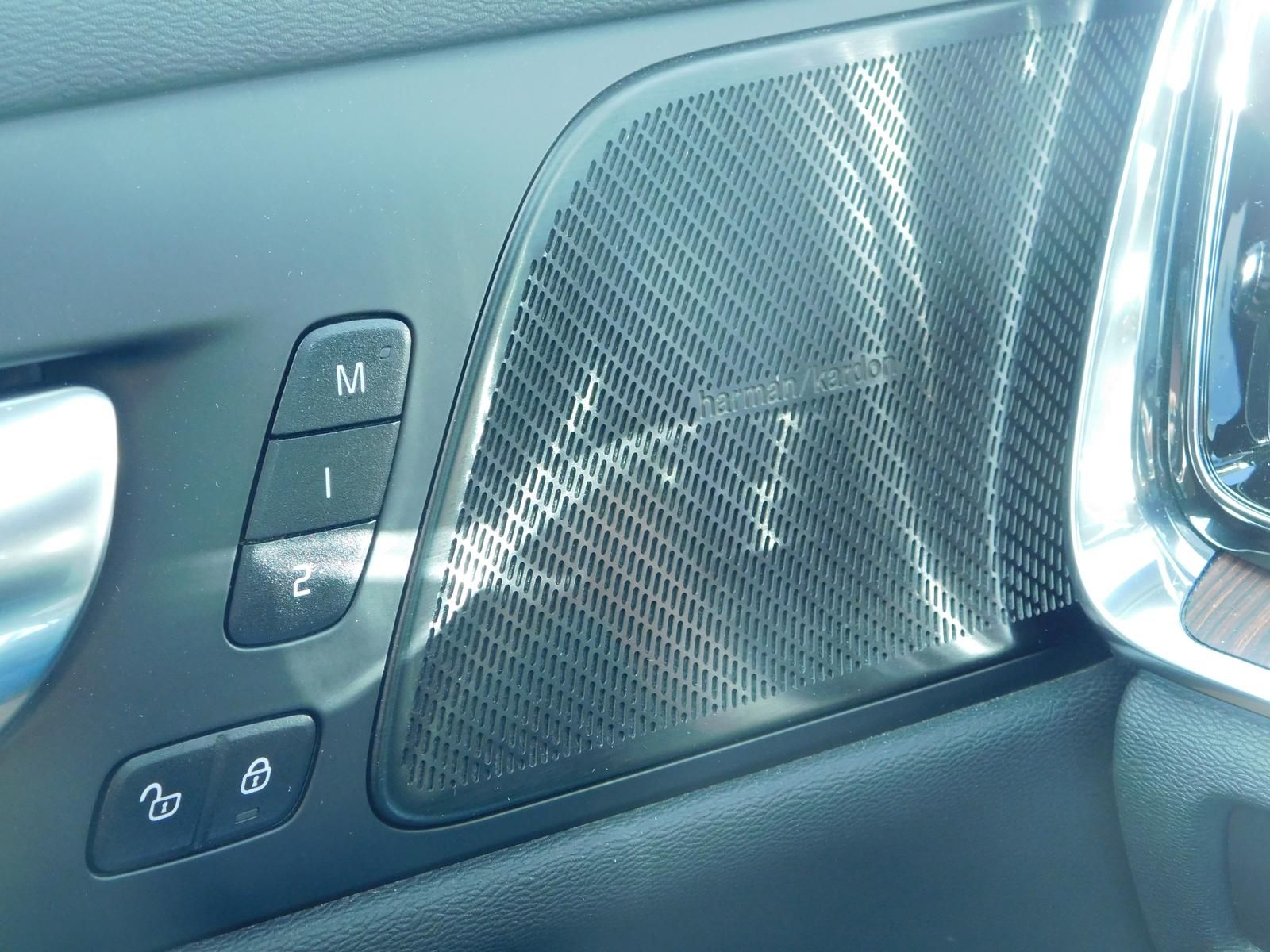 Fahrzeugabbildung Volvo V60 T6 AWD Recharge Inscription