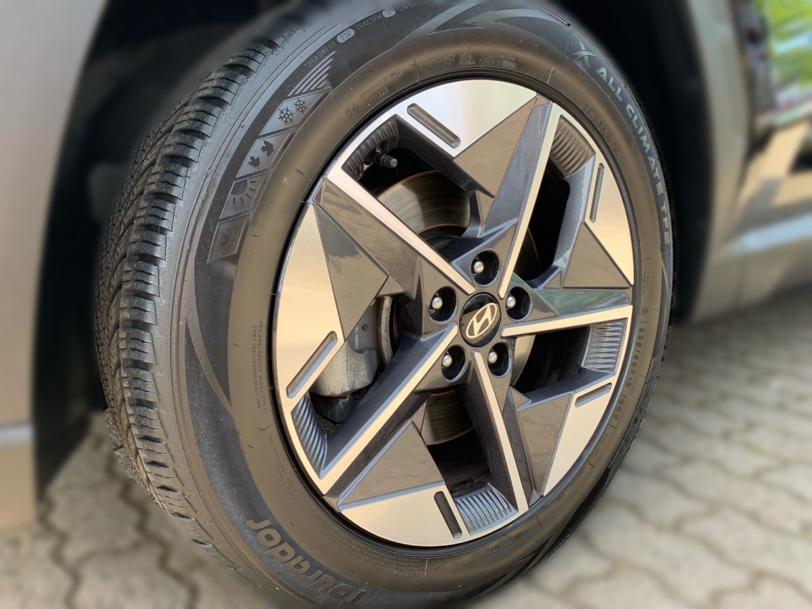 Fahrzeugabbildung Hyundai TUCSON 1.6 T-GDI 7-DCT Trend Mild-Hybrid 4WD LED
