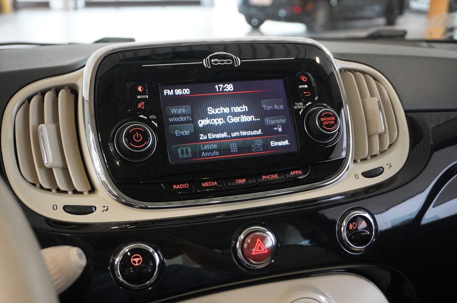 Fahrzeugabbildung Fiat 500 1.2 LOUNGE LED/PANO./USB/NEBEL/TOUCH/PDC