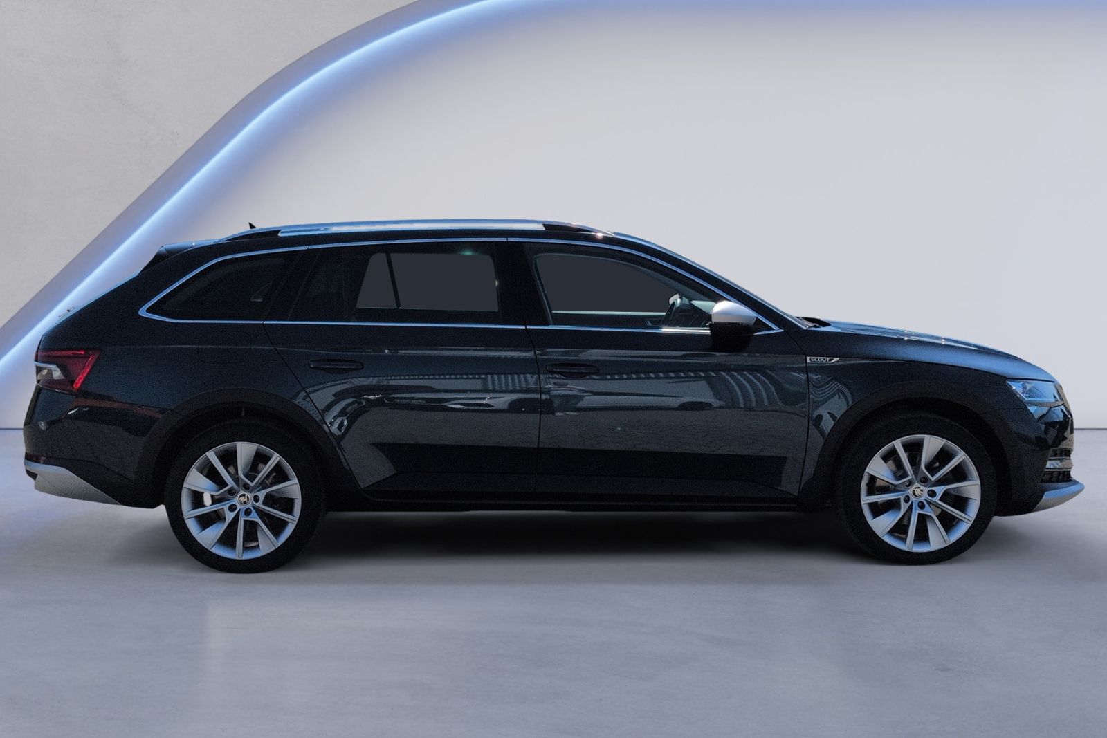 Superb Scout 2.0 TDI DSG 4x4 AHK+PANO+STHZ