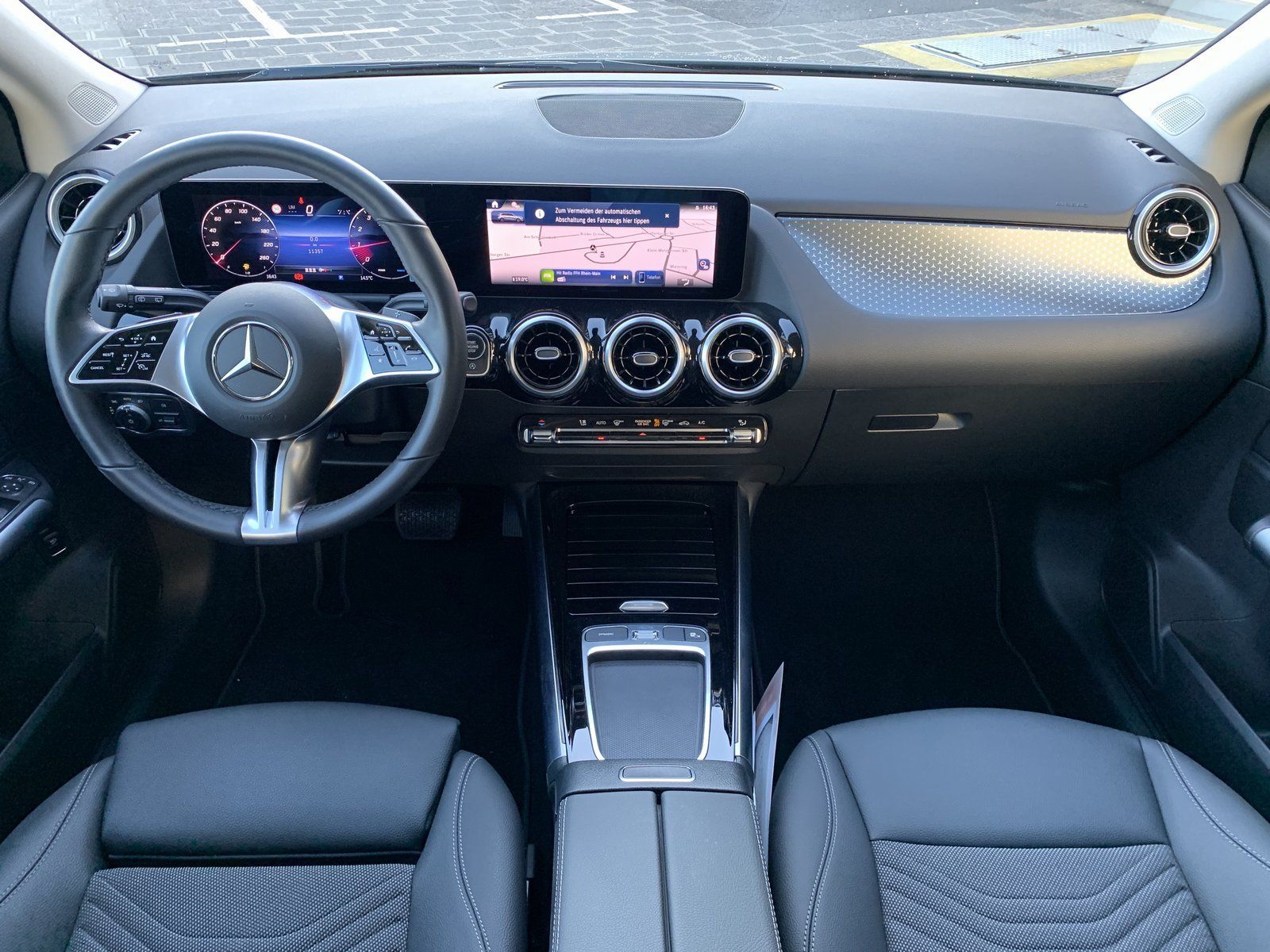 Fahrzeugabbildung Mercedes-Benz B 180