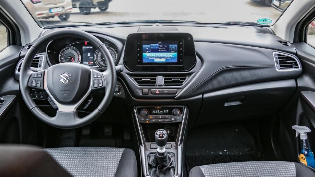 Autohaus Zimpel & Franke - Suzuki S-CROSS 1.4 COMFORT ALLGRIP +LED+ALLRAD+SHZ - Bild 9 Autohaus Zimpel & Franke - Suzuki S-CROSS 1.4 COMFORT ALLGRIP +LED+ALLRAD+SHZ - Bild 9