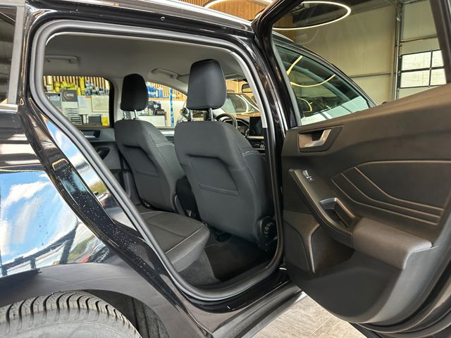 MYAUTOCENTER – Gebraucht- und Jahreswagen mit Werkstattservice in Pfaffenhofen Ford Focus *KEYLESS*ACC*NAV*1-HAND*2-ZONEN*