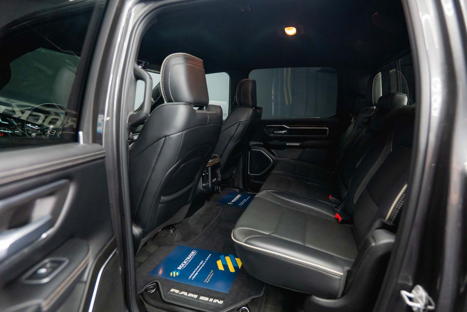 Fahrzeugabbildung Dodge RAM 5.7 V8 HEMI 4x4 NIGHT LARAMIE *RAM BOX*LED*