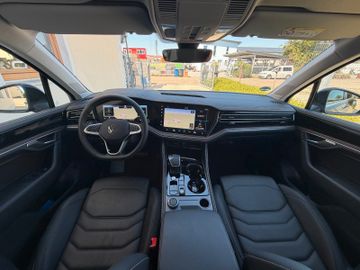 Volkswagen Touareg - 12