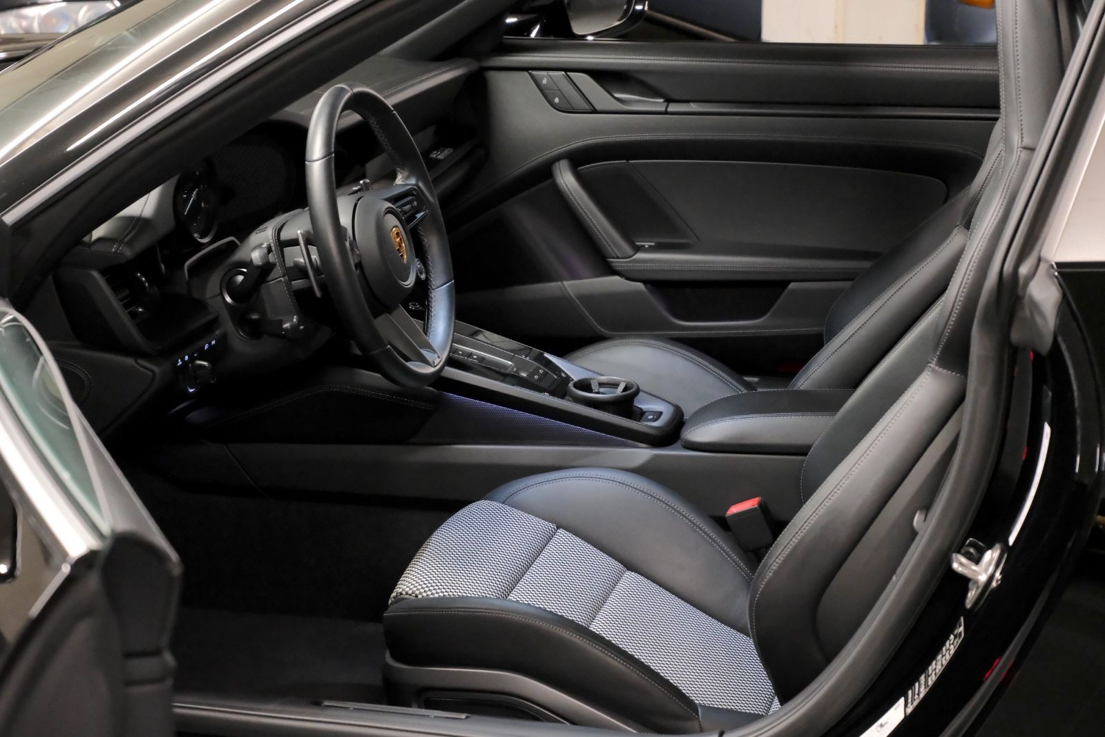Porsche 911 Targa 4 GTS 50 Jahre Porsche Design Edition foto 14