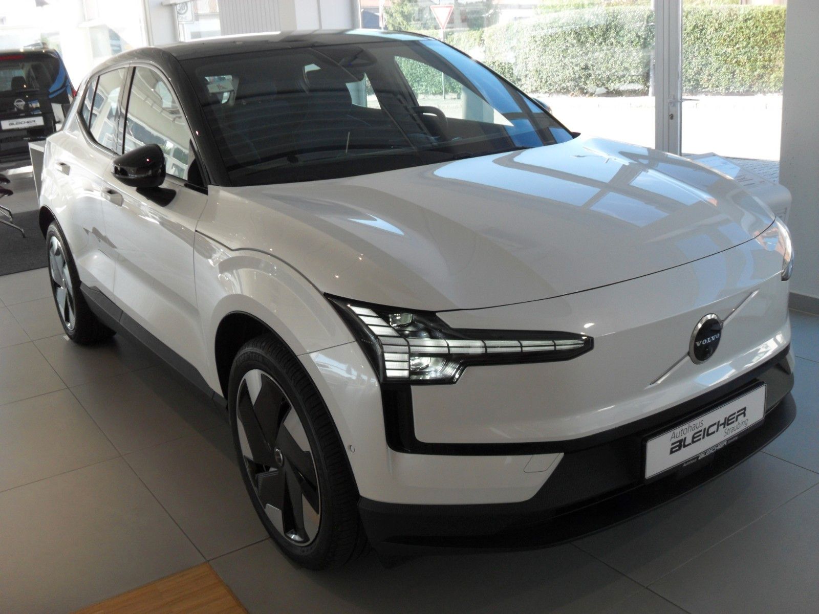 Fahrzeugabbildung Volvo EX30 Ultra 2WD | Winterpaket