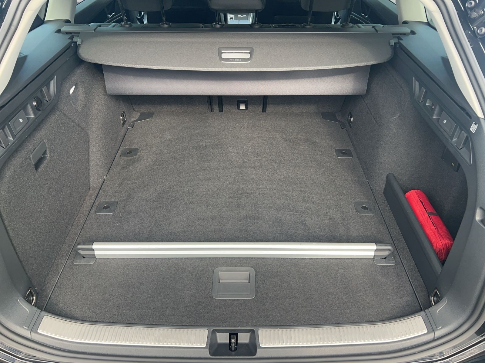 Passat Variant Business 2.0 TDI DSG AHK*Navi*ACC