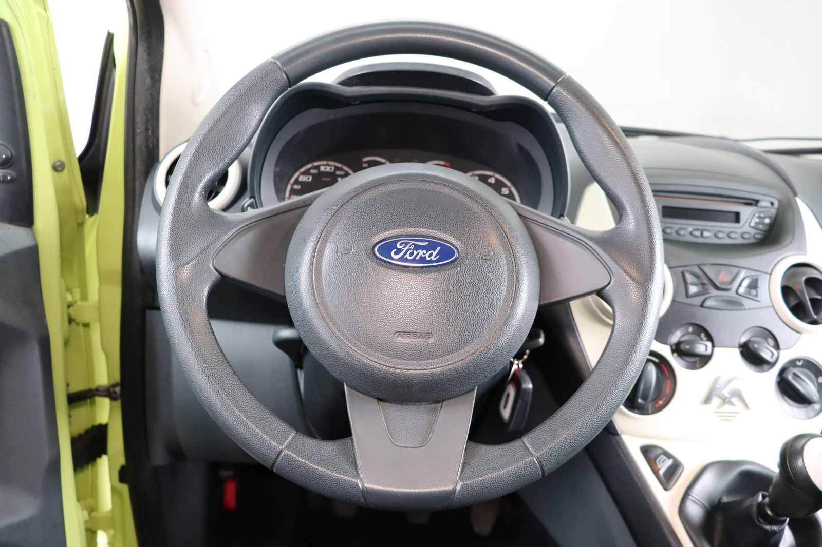 Fahrzeugabbildung Ford Ka 1.2 * 8-fach bereift * HU/AU bis 07.2026