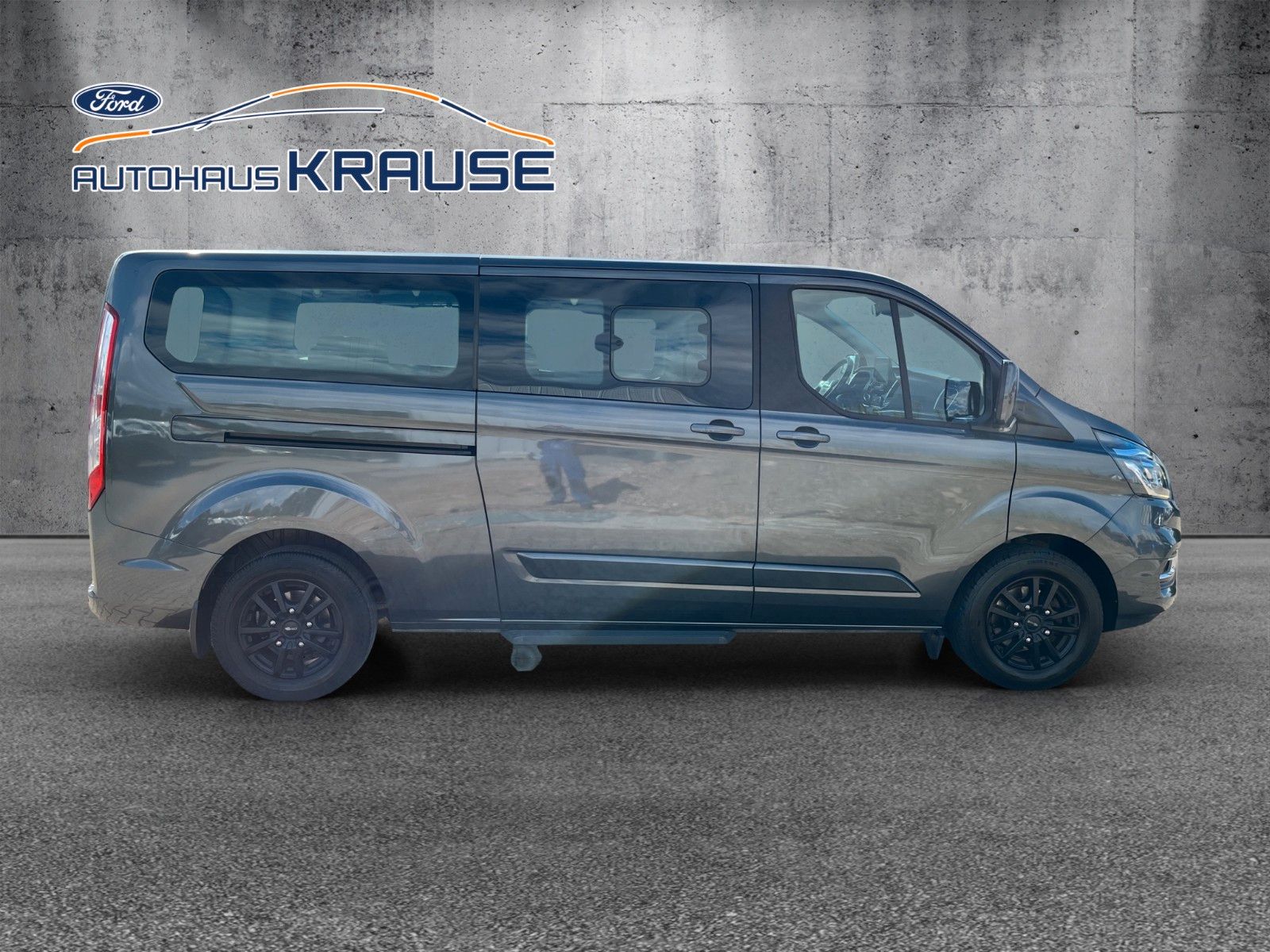 Fahrzeugabbildung Ford Titanium 320L2