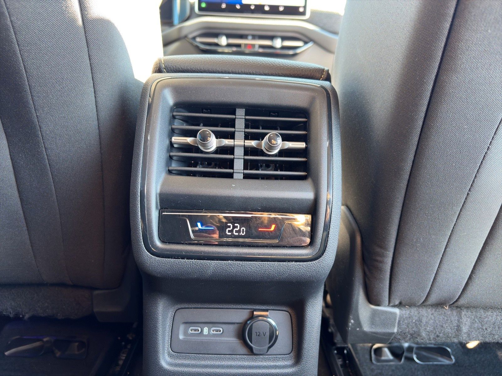 Fahrzeugabbildung SKODA Kodiaq 1.5 TSI DSG LED/NAVI/ACC/7Sitze/SHZ/GJR