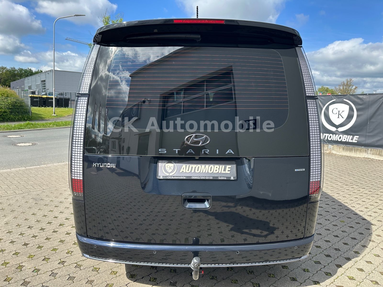 Fahrzeugabbildung Hyundai Staria Premium Signature 4WD/7Sitze/Navi/ACC/AHK