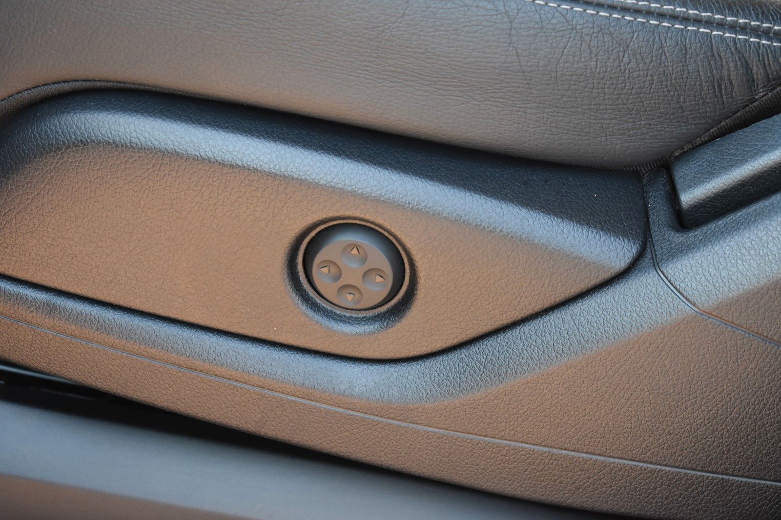 Fahrzeugabbildung Mercedes-Benz ML 350 CDI BlueTec AHK GSD Intel.Light.Sys.Onlin