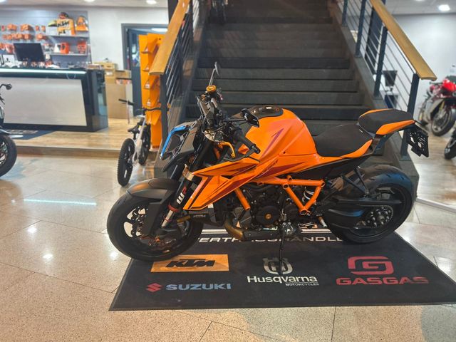 KTM 1390 Super Duke R *VIEL ZUBEHÖR*Inspektion NEU*