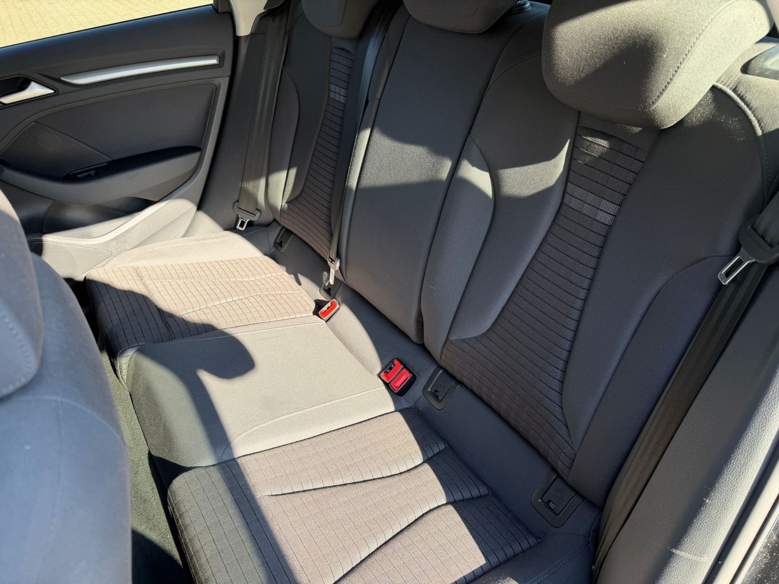 Fahrzeugabbildung Audi A3 Sportback AHK NAVI