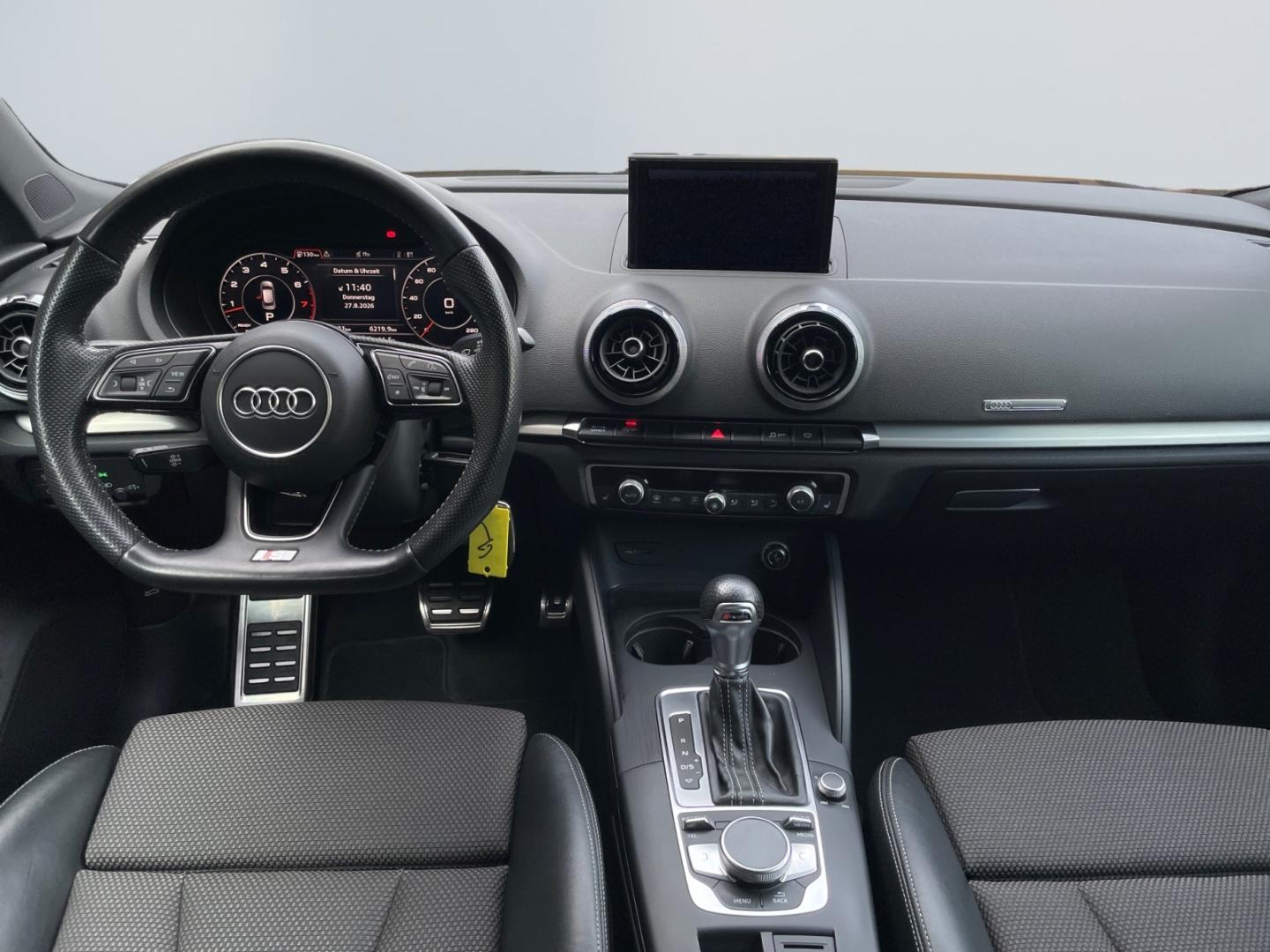 Audi A3 Sportback 35 TFSI S-line *Optik*AHK*SHZ*Navi*