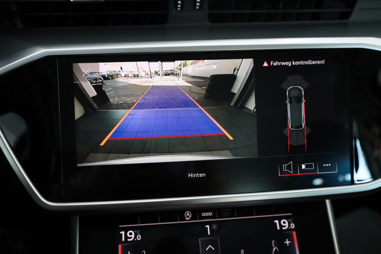 Fahrzeugabbildung Audi A6 Avant 40 TDI quattro Leder,Navi,LED,Kamer,AHK