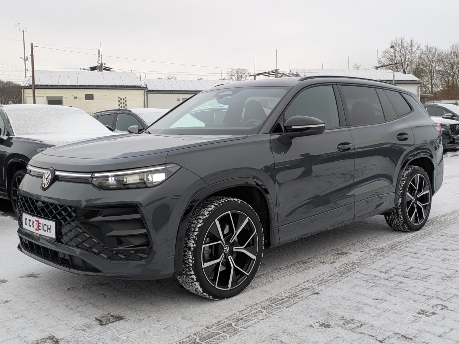 Fahrzeugabbildung Volkswagen Tayron 2.0 TDI 4M R-Line BLACK*7Si*MATRIX*PANO