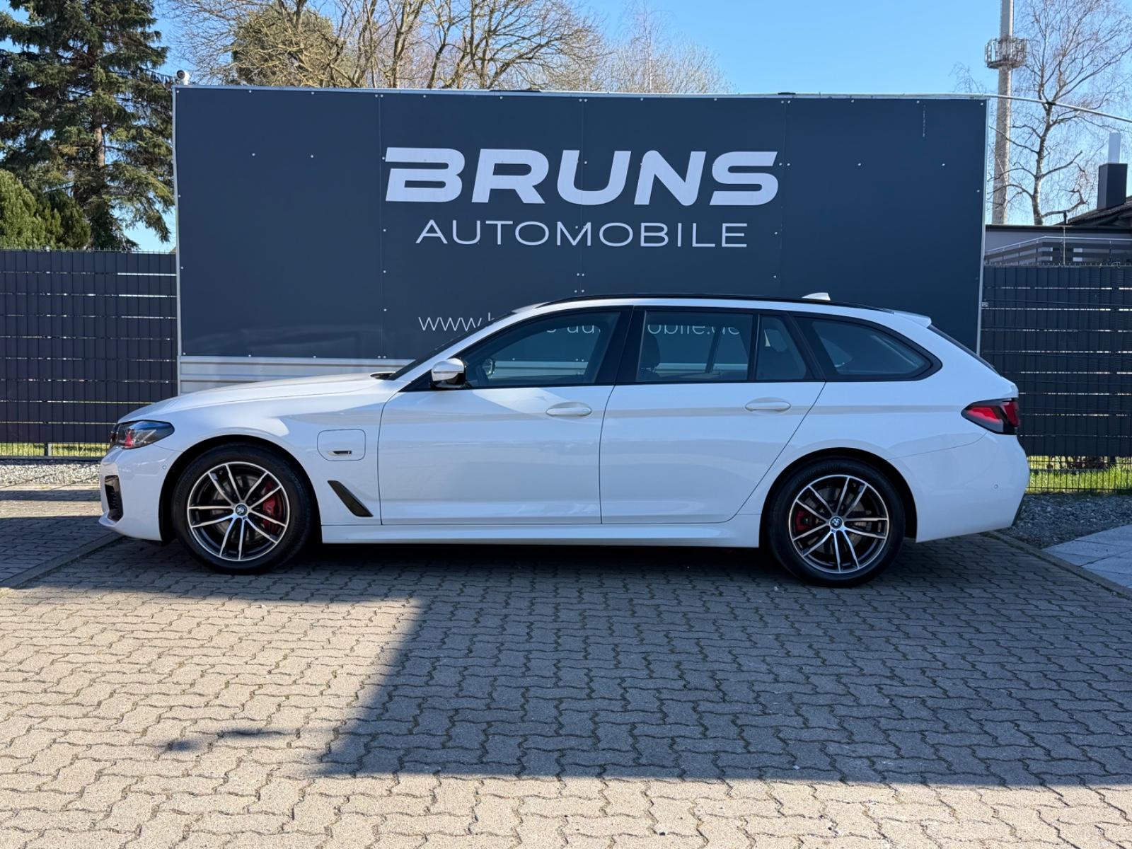 BMW 530 e M Sport Touring HUD Laserlicht Soft-Close