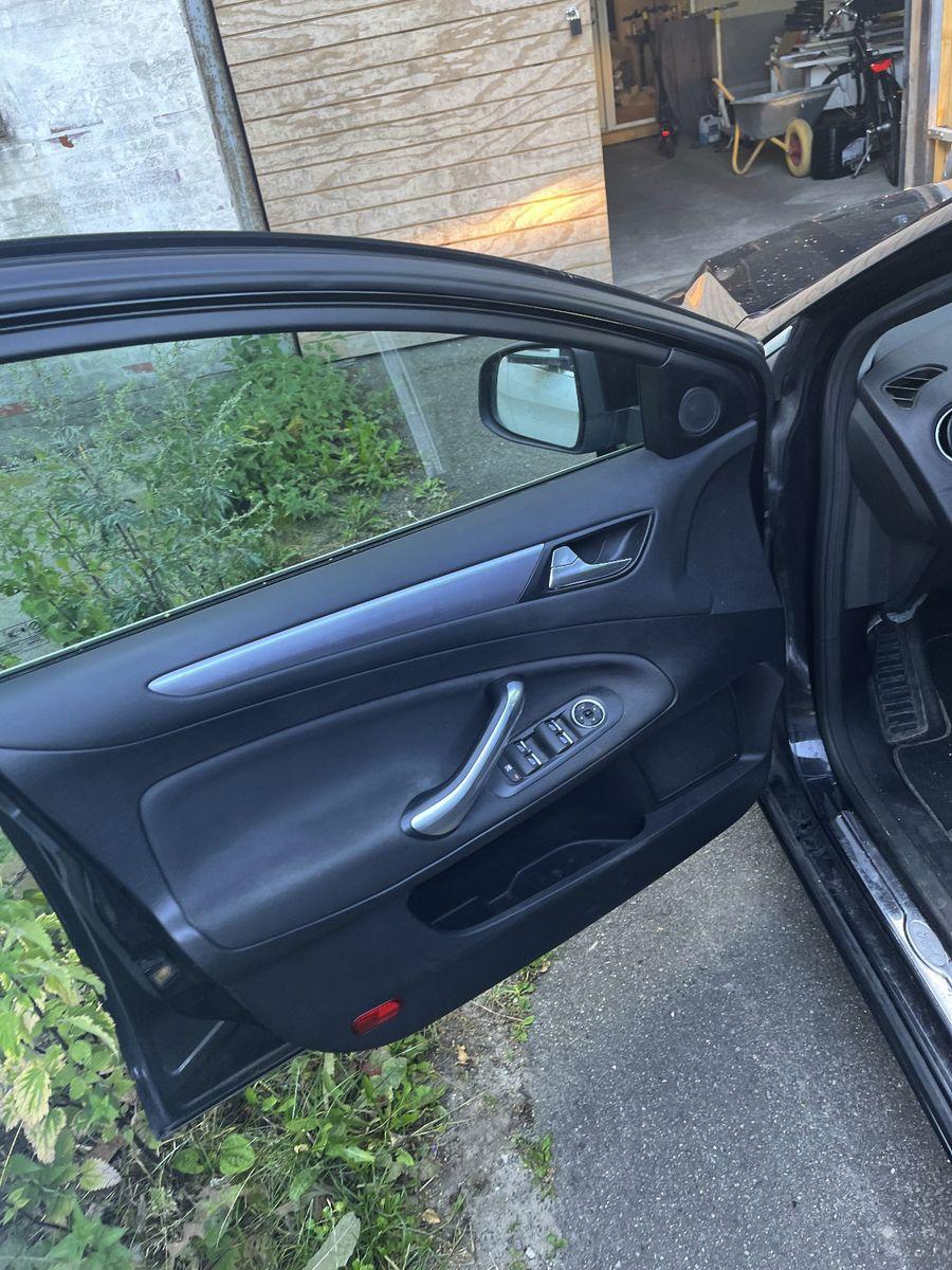 Ford Mondeo 2010 — photo 8