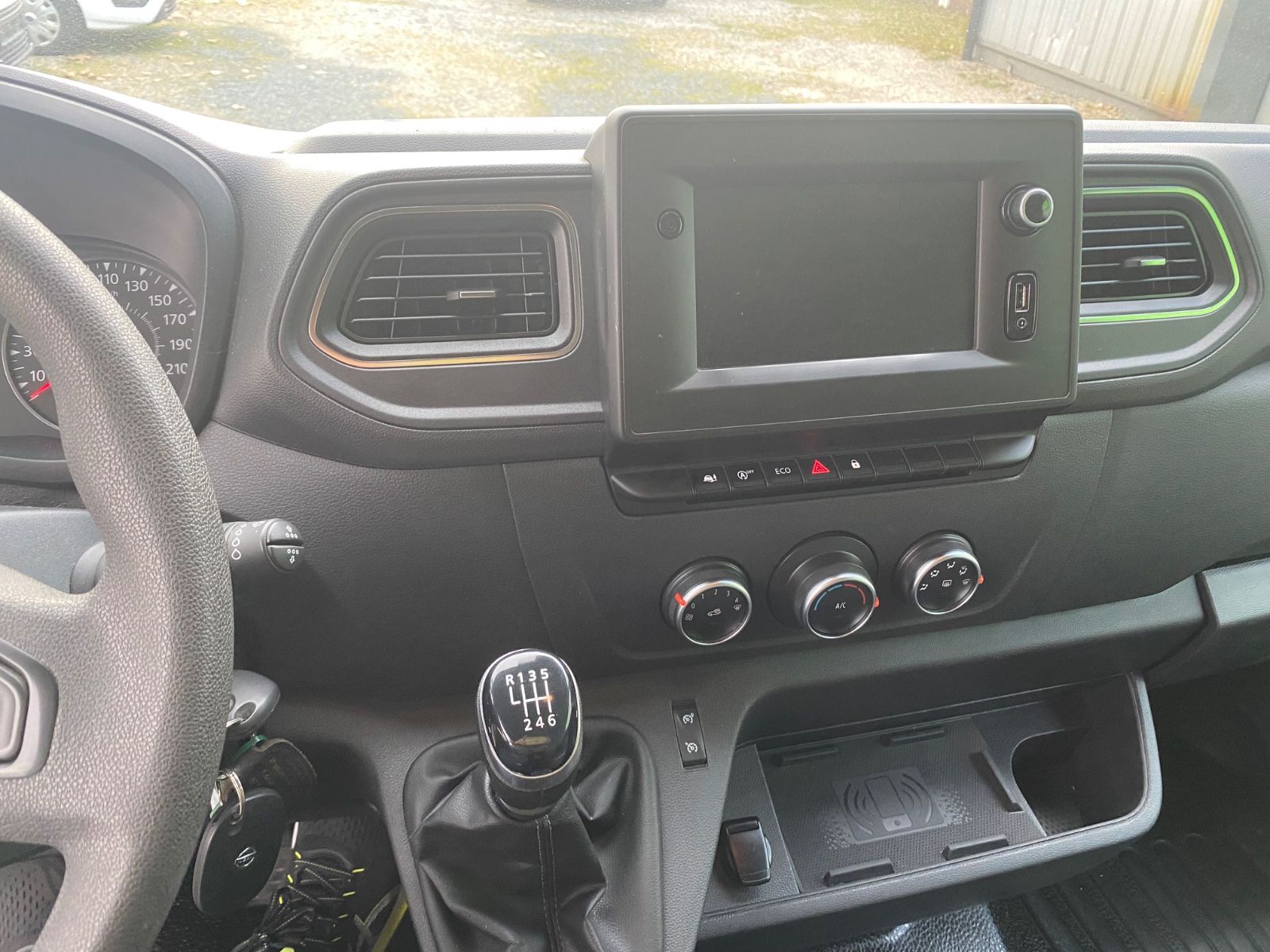 Fahrzeugabbildung Nissan NV400 Kastenwagen L4H3 3,5t COMFORT,1Hd,Navi,SHg
