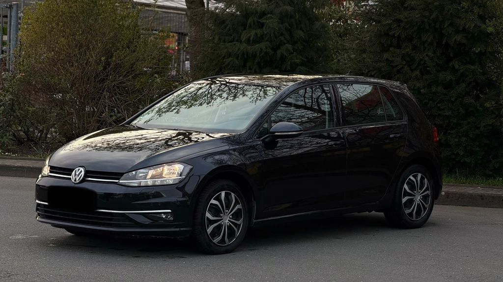 Image of Volkswagen Golf