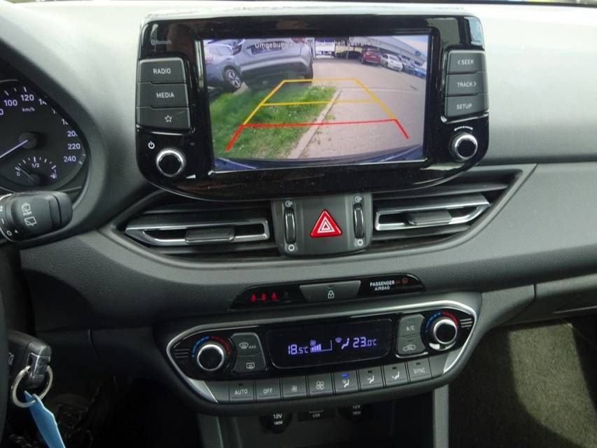 Fahrzeugabbildung Hyundai i30 Kombi 1,5 T-GDI 48V-Hybrid Edition 30