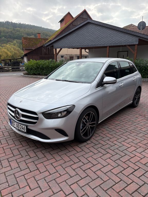 Image of Mercedes-Benz B 200