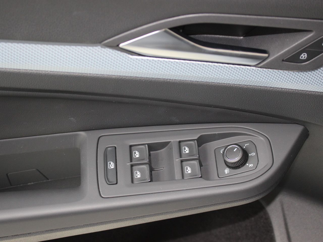 Fahrzeugabbildung Volkswagen Golf Variant 1.5 eTSI Goal 360/AHK/Navi/ACC