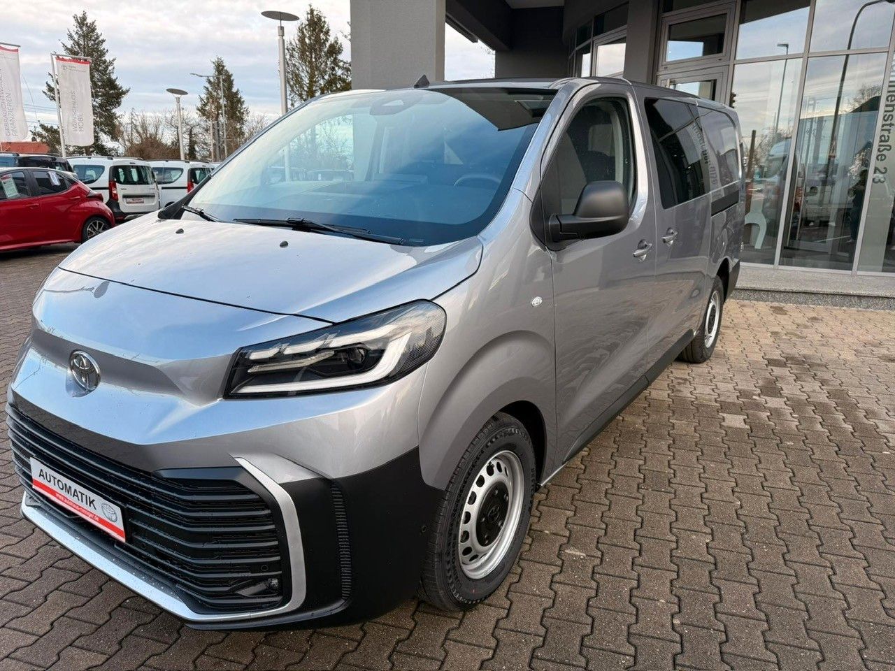 Toyota Proace Kasten 2.2D Select L2*Automatik,5-Sitzer* imagem 3