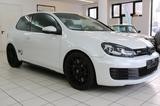 Volkswagen Golf VI GTI adidas - Volkswagen Golf: GTI Adidas