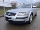Volkswagen Passat 2.0 Auto Basis - Volkswagen Passat aus 2002: Kombi