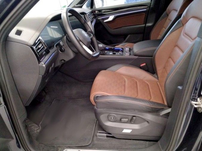Volkswagen Touareg 3.0 TDI 4Motion FINAL EDITION LM2 foto 4
