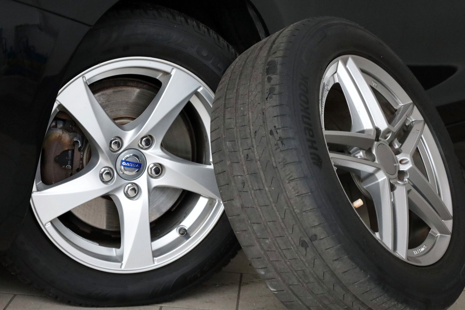 Fahrzeugabbildung Volvo V60 Kombi Business Edition Xenon,Navi,Harman/K,