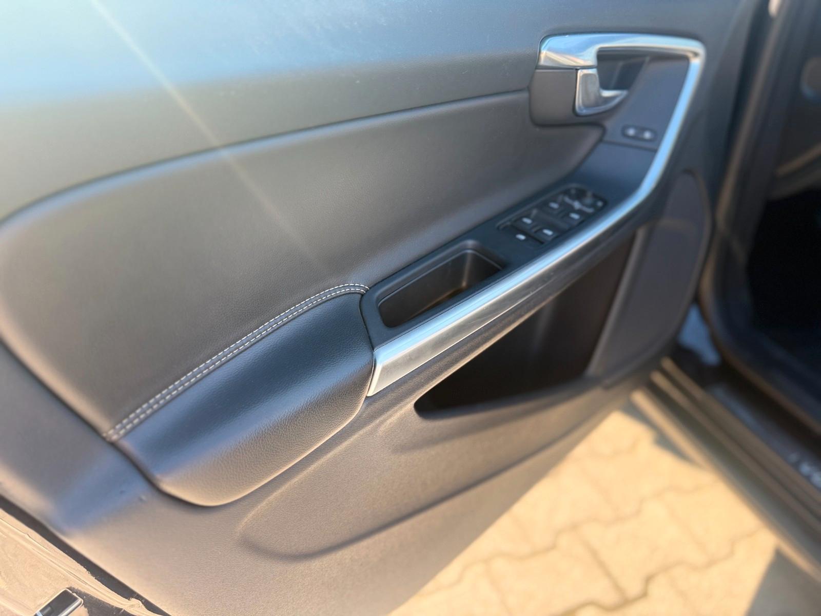 Volvo V60 Kombi Leder*Camera*Tüv Neu*Garantie