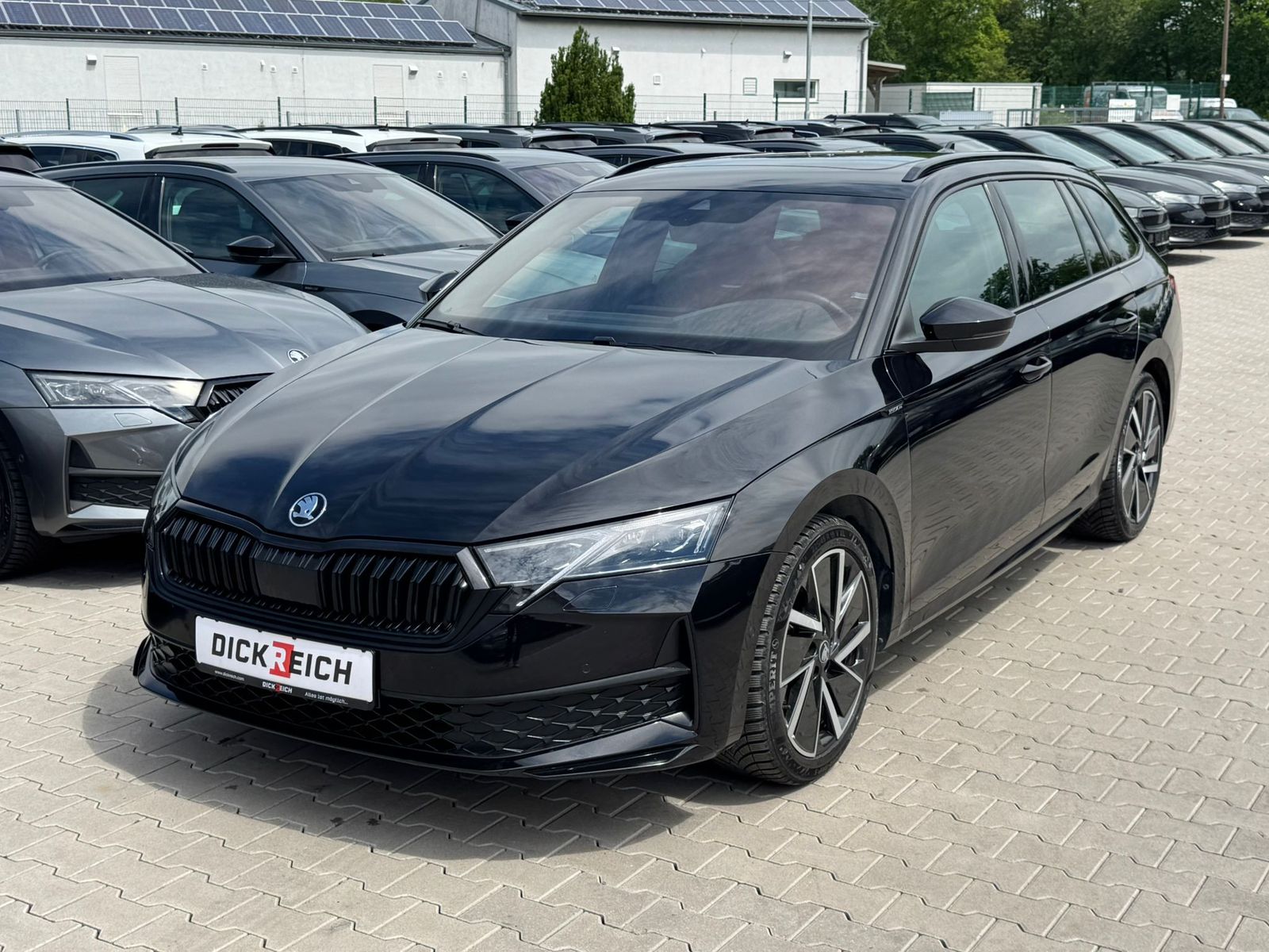 Fahrzeugabbildung SKODA Octavia 2.0 DSG Sportline MATRIX*PANO*CANT.*5J.G