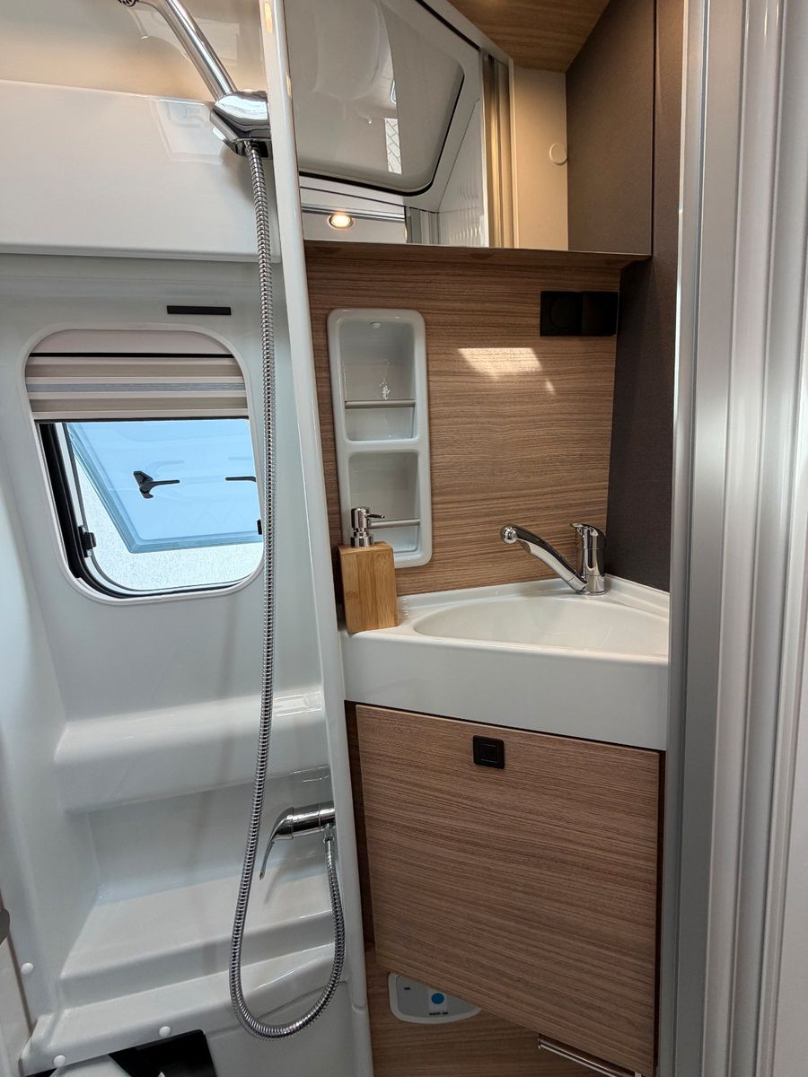 Fahrzeugabbildung Malibu Van diversity GT skyview 640 LE K