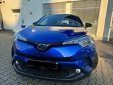 Toyota C-HR 1.8-l-VVTi Hybrid Flow Flow - blaue Toyota C-HR