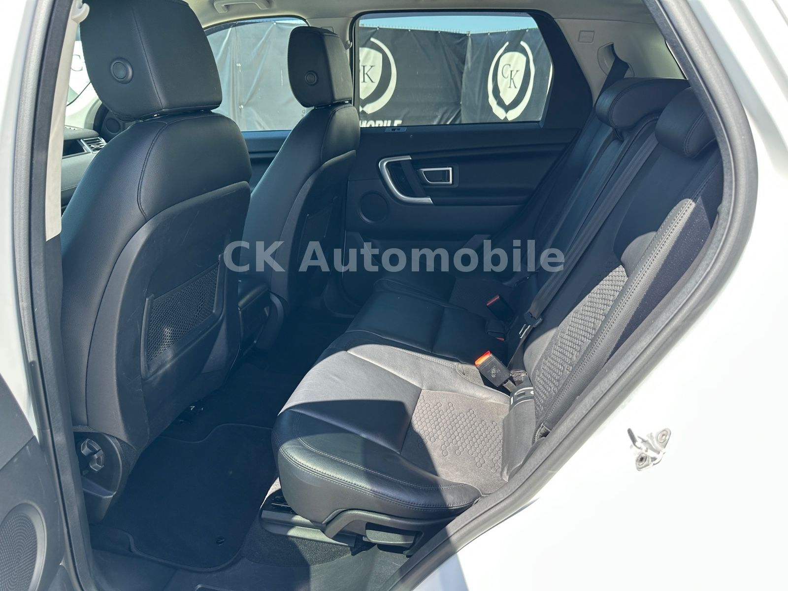 Fahrzeugabbildung Land Rover Discovery Sport 2.0 TD4 SE AWD/Navi/Bi-Xenon/Kam