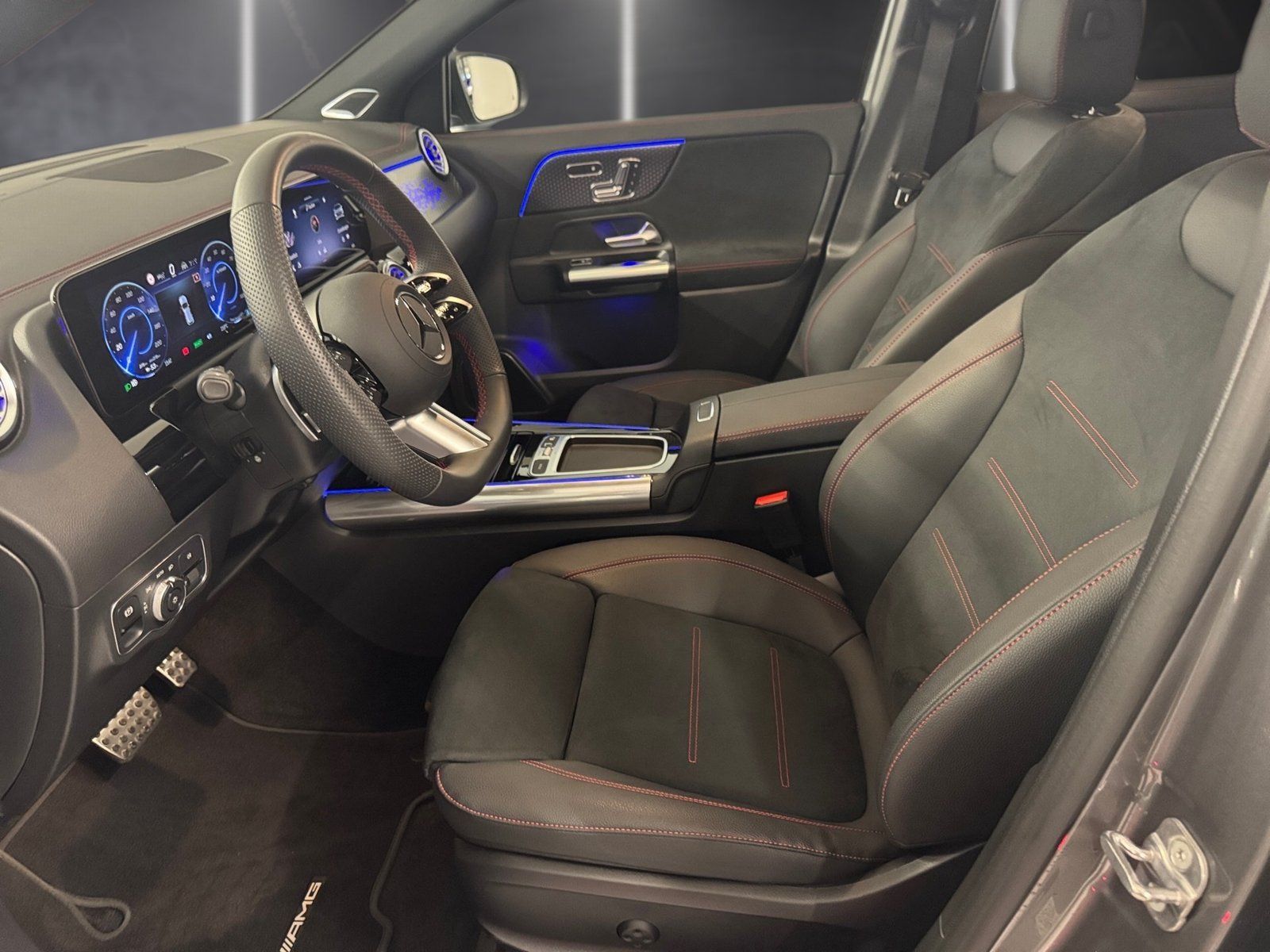 Fahrzeugabbildung Mercedes-Benz EQA 250+ AMG*Distro*HUD*360°*20"*Burmester*Totw*