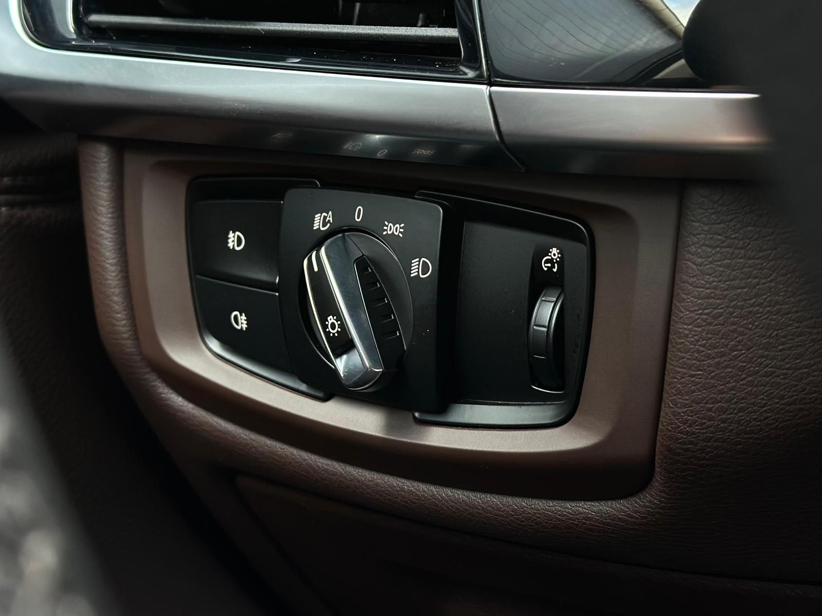 BMW X5 xDrive 30d* BIXEN#HUD#PANO#AHK#SHZ#TEMPO#NAVI - Image 19