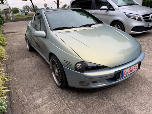 Opel Tigra Einzelstück mit Bodykit 1,4L  80 KW 110PS