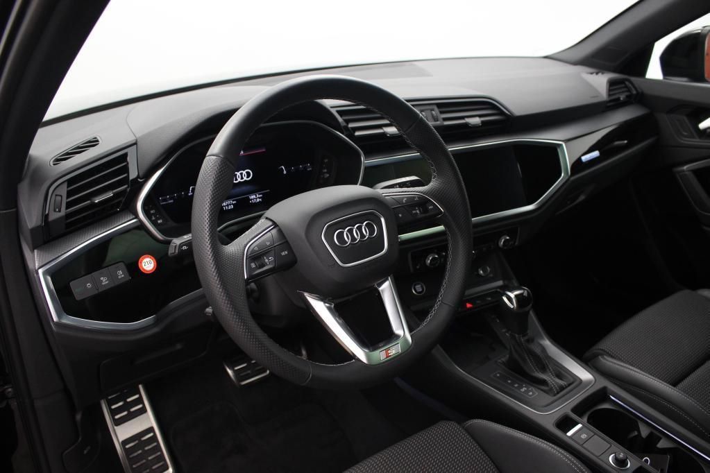 Audi Q3 S line quattro 2.0 40 TFSI AHK*Pano*PDC*RFK
