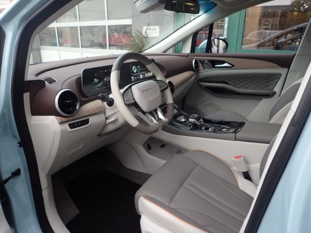 Fahrzeugabbildung DFSK Forthing 4 1,5T Allwetterreifen Unterbodenschutz