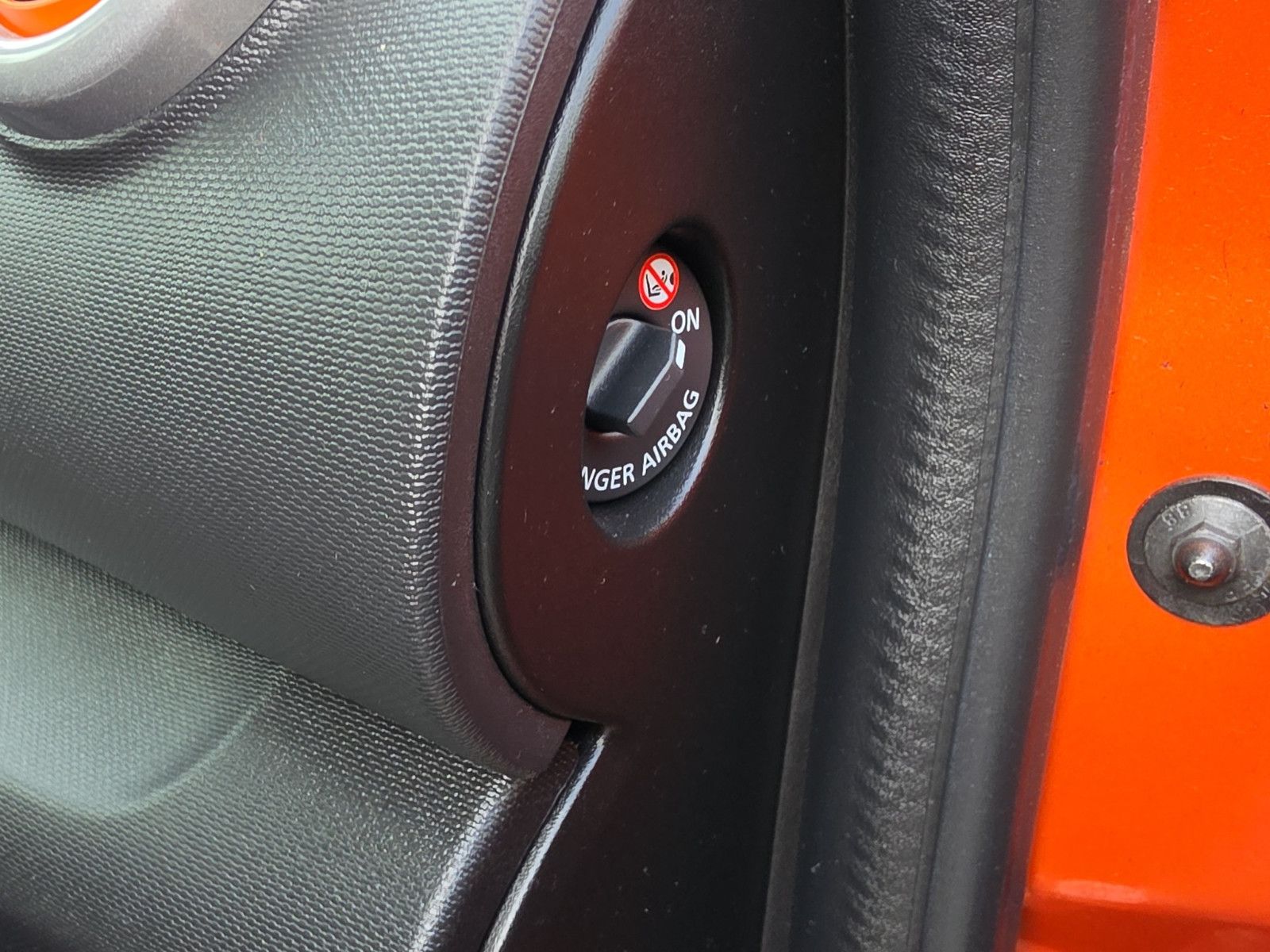 Fahrzeugabbildung Renault Twingo GT Tempomat SHZ PDC TÜV NEU