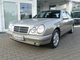 Mercedes-Benz E 320 Lim. Aut. Elegance Renterfahrzeug Xenon - Mercedes-Benz E 320 Gebrauchtwagen