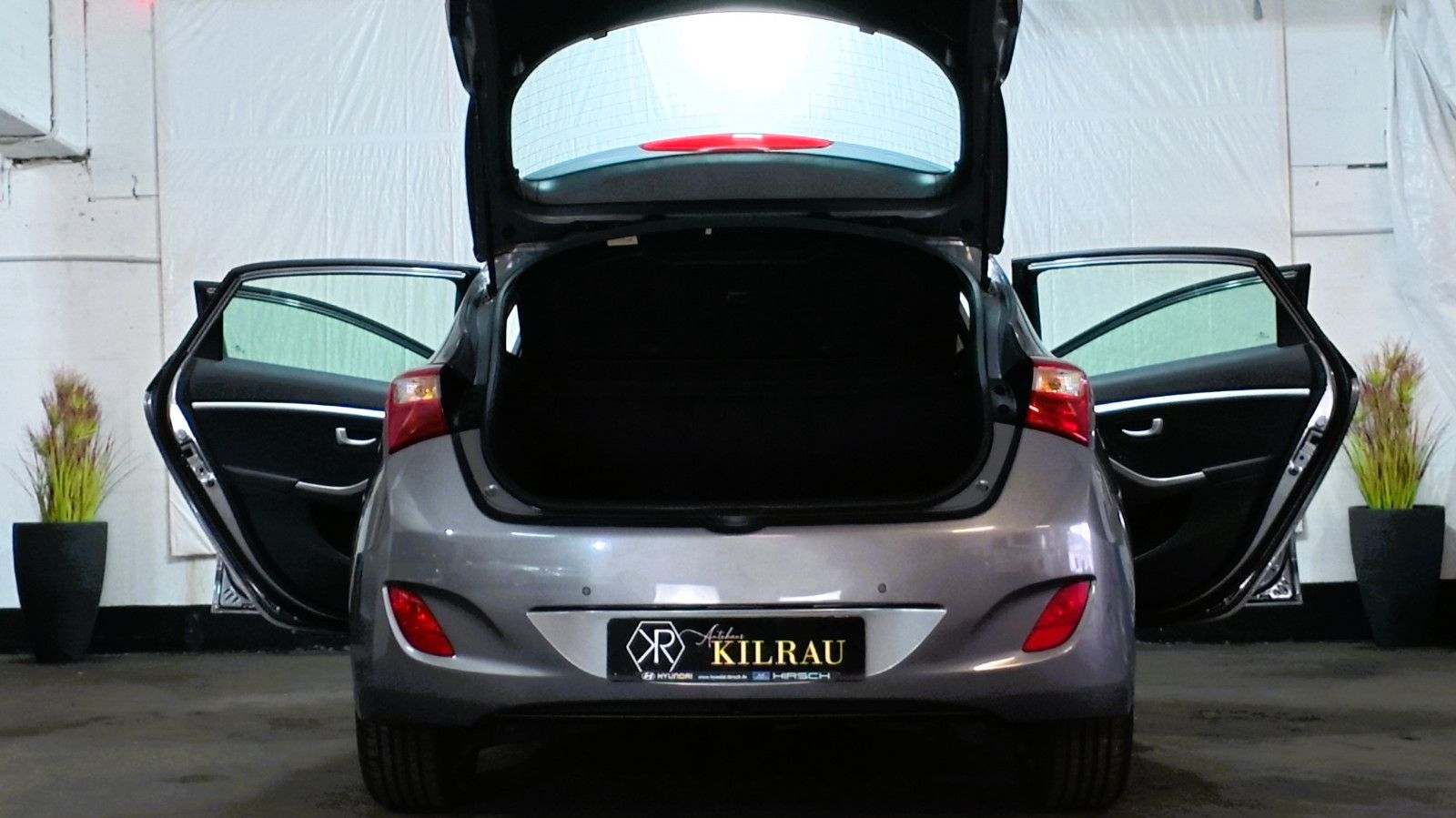 HYUNDAI i30 1.Hand Xenon, Kamera, PDC, Navi, Touch