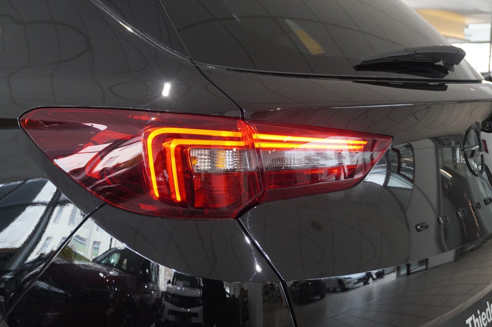 Fahrzeugabbildung Opel Grandland (X) 1.2T GS LINE NAVI/LED/KAMERA/SPORT